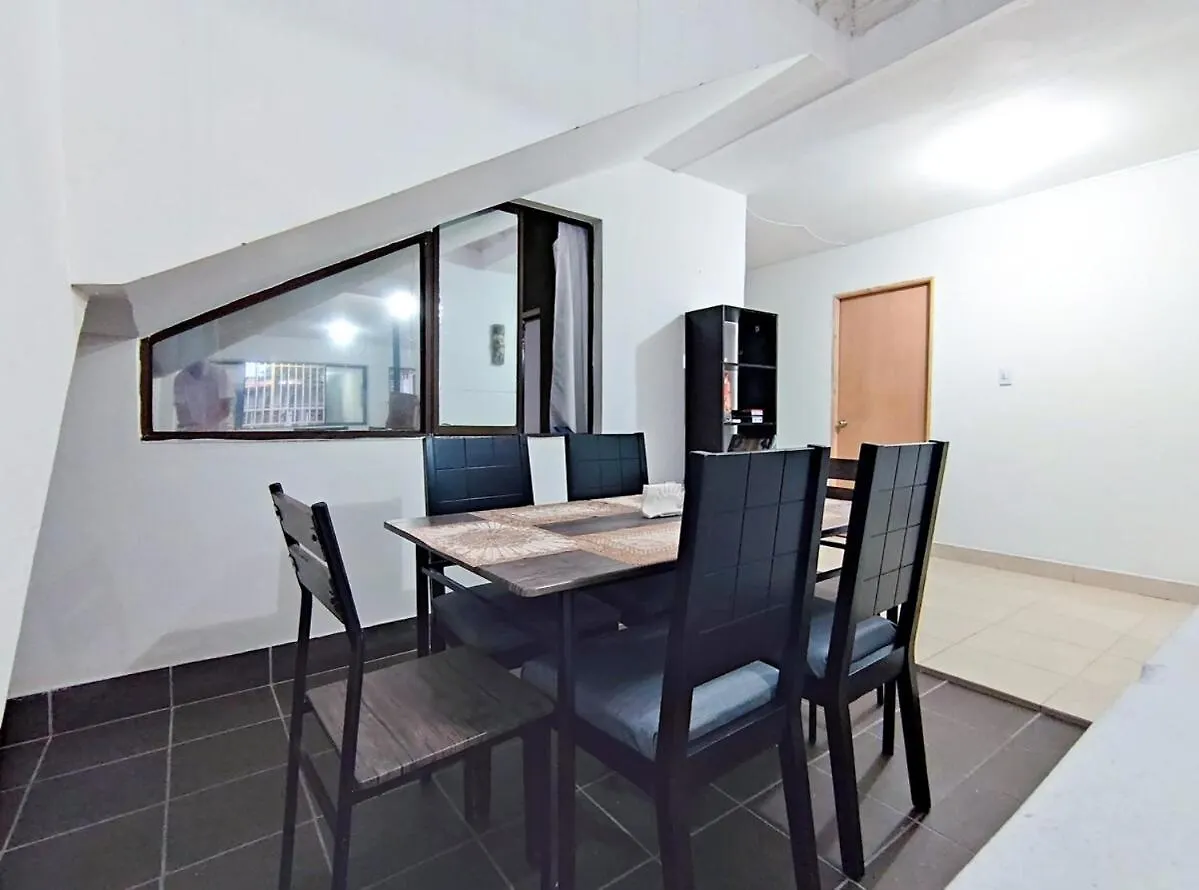 Casa Grande En Medellin Cerca Estadio - Laureles Apartment